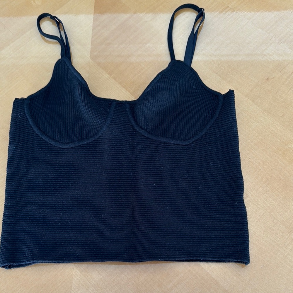 525 Black Ribbed Crop Top  size  s